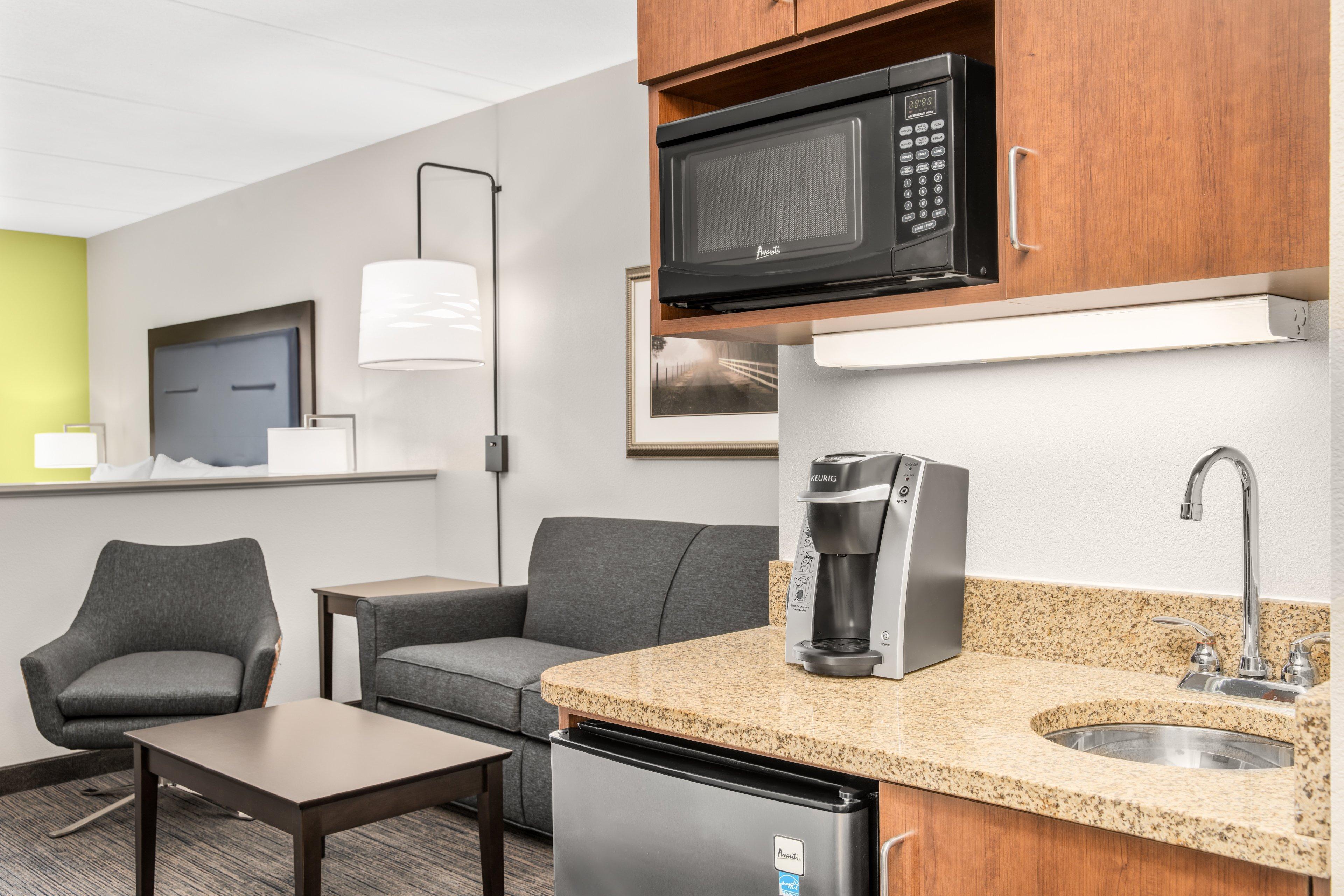 Holiday Inn Express & Suites Wilmington-Newark By Ihg Exterior foto