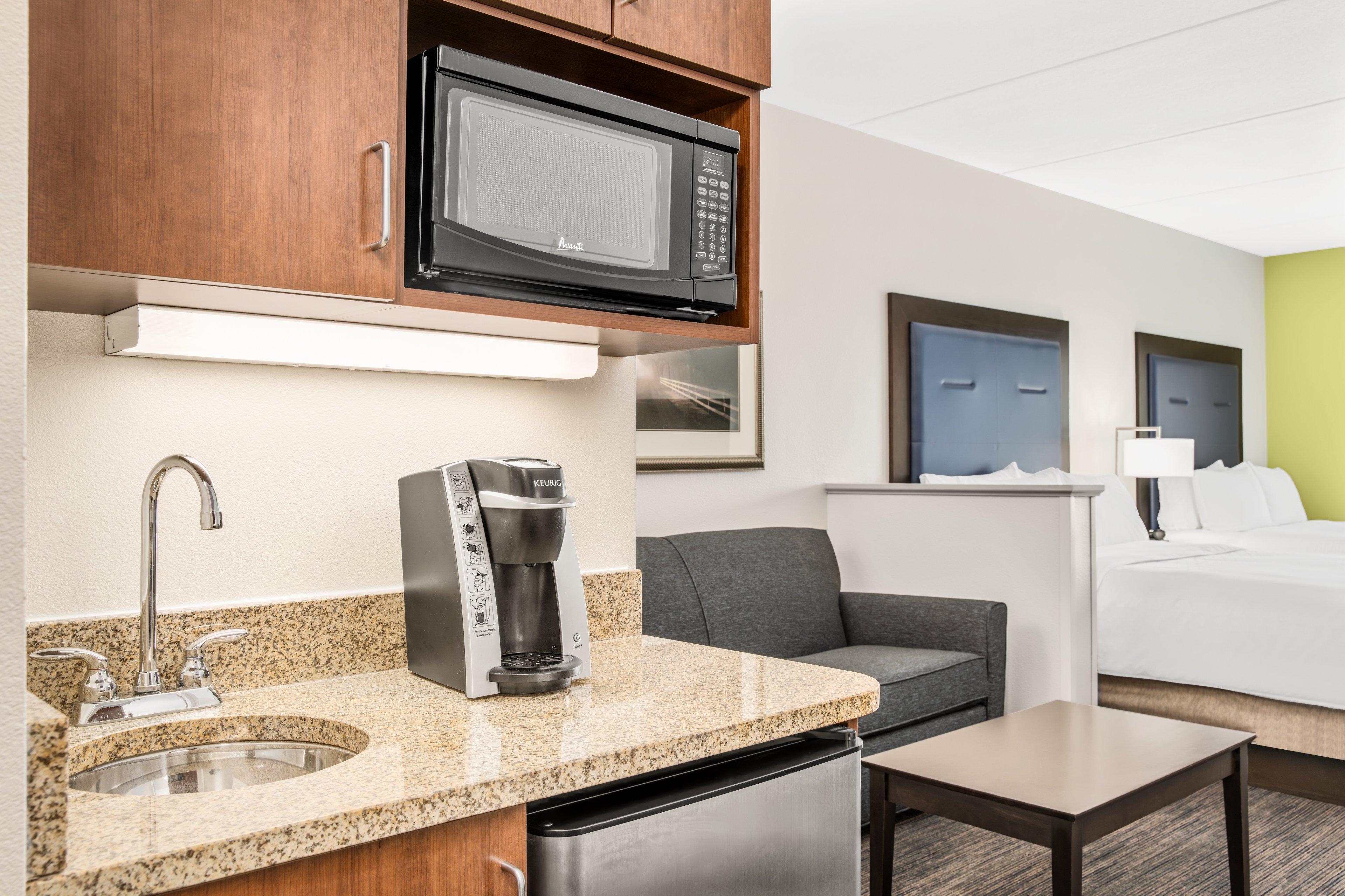 Holiday Inn Express & Suites Wilmington-Newark By Ihg Exterior foto